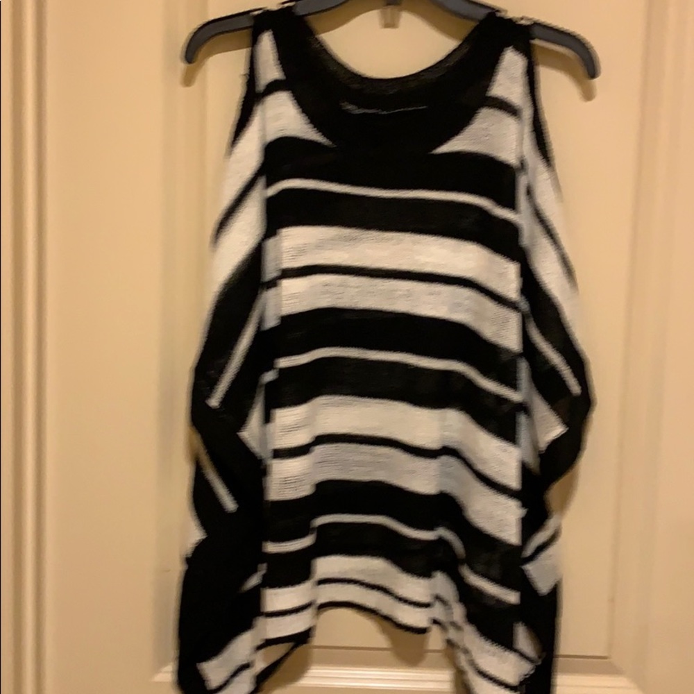 Cute cream & black Sweater